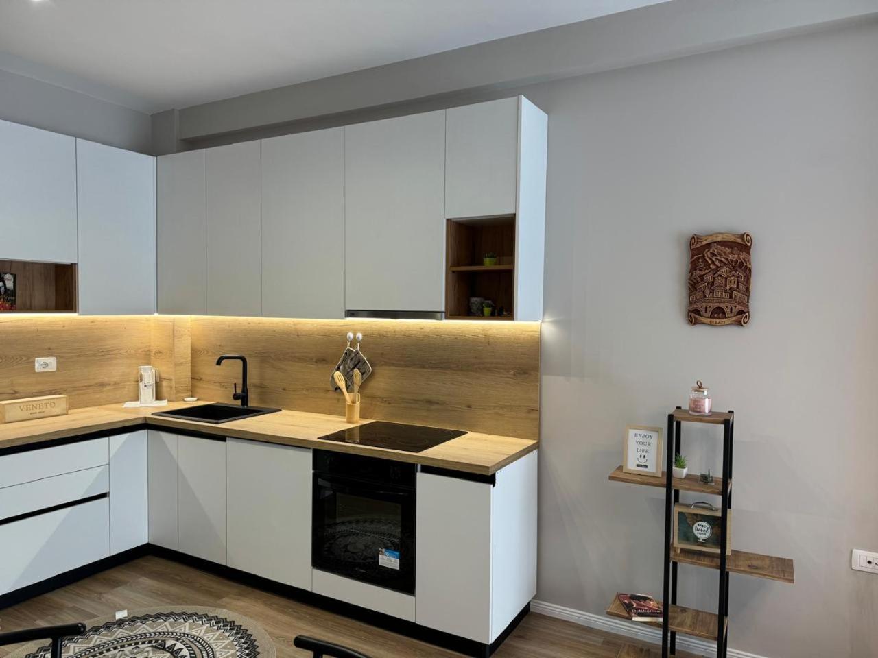 Apartamento Olivia House Yzberishti Exterior foto
